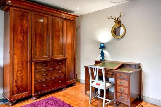 Quirky 4 Bedroom Apartment With Terrace カーディフ エクステリア 写真