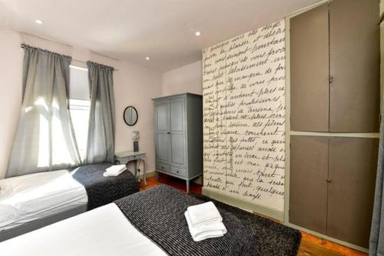 Quirky 4 Bedroom Apartment With Terrace カーディフ エクステリア 写真