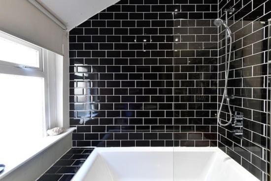 Quirky 4 Bedroom Apartment With Terrace カーディフ エクステリア 写真